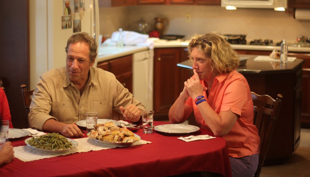 blog-green-circle-ariane-and-mike-rowe