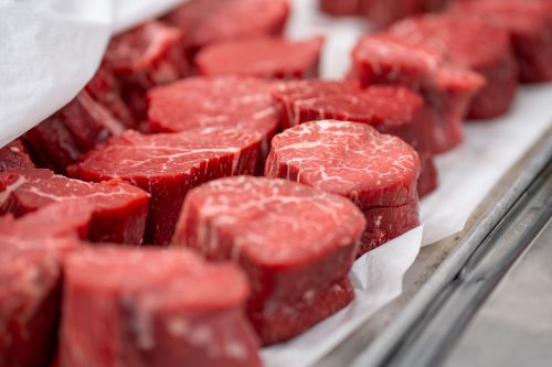 las-vegas-nba-chefs-eventbeef-fillets-prepped-on